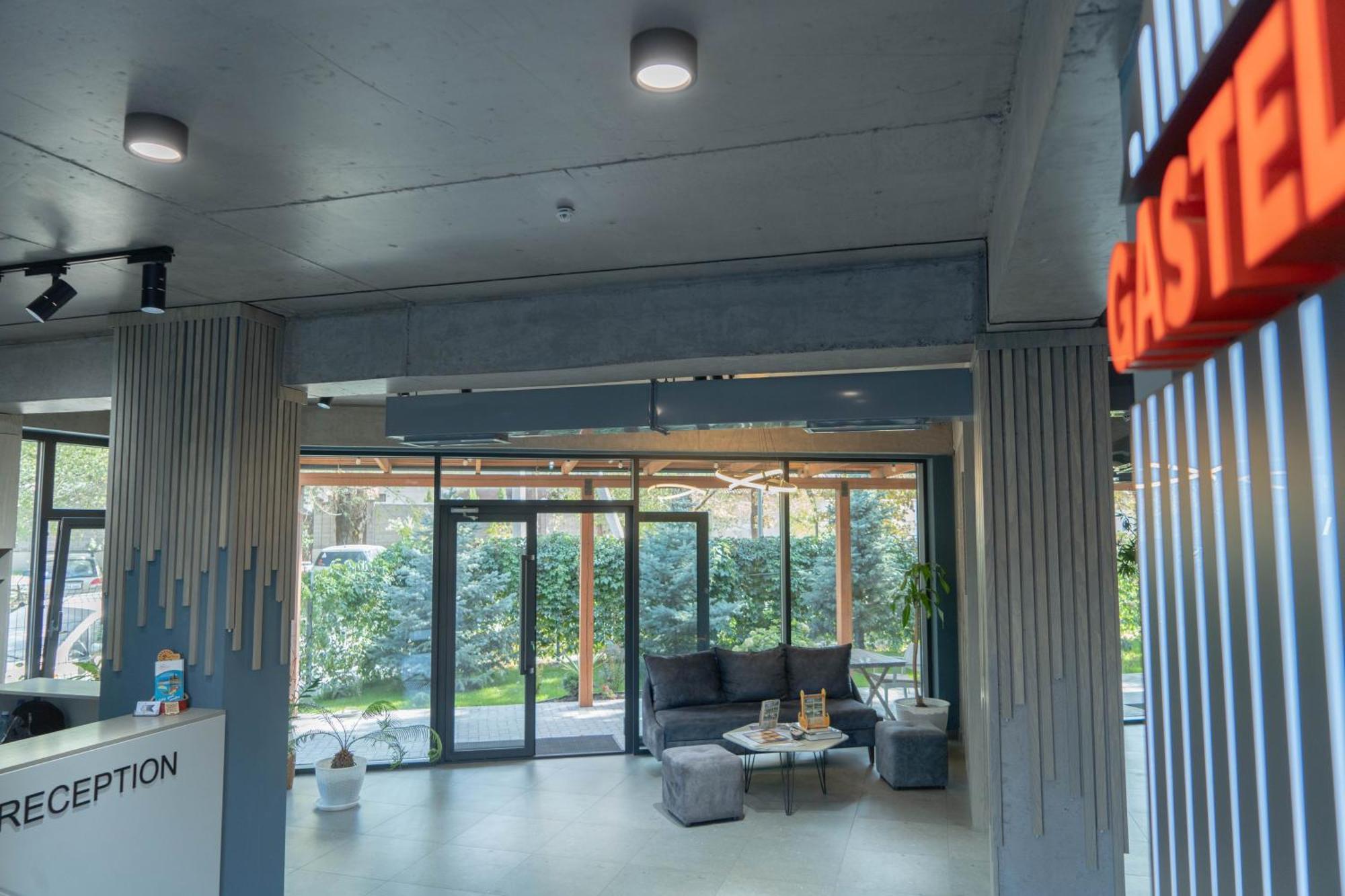 Gastello Hotel ビシュケク エクステリア 写真