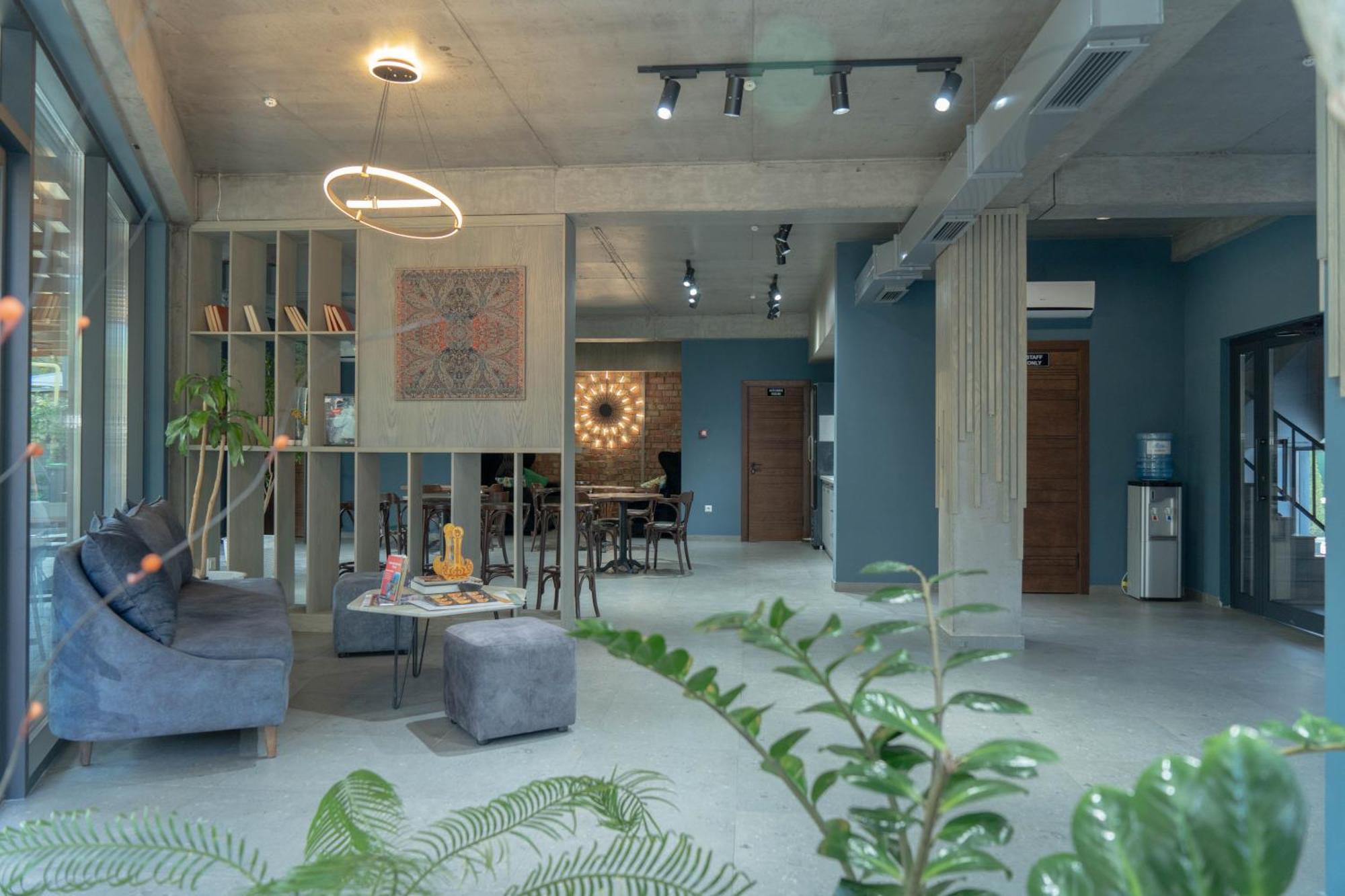 Gastello Hotel ビシュケク エクステリア 写真