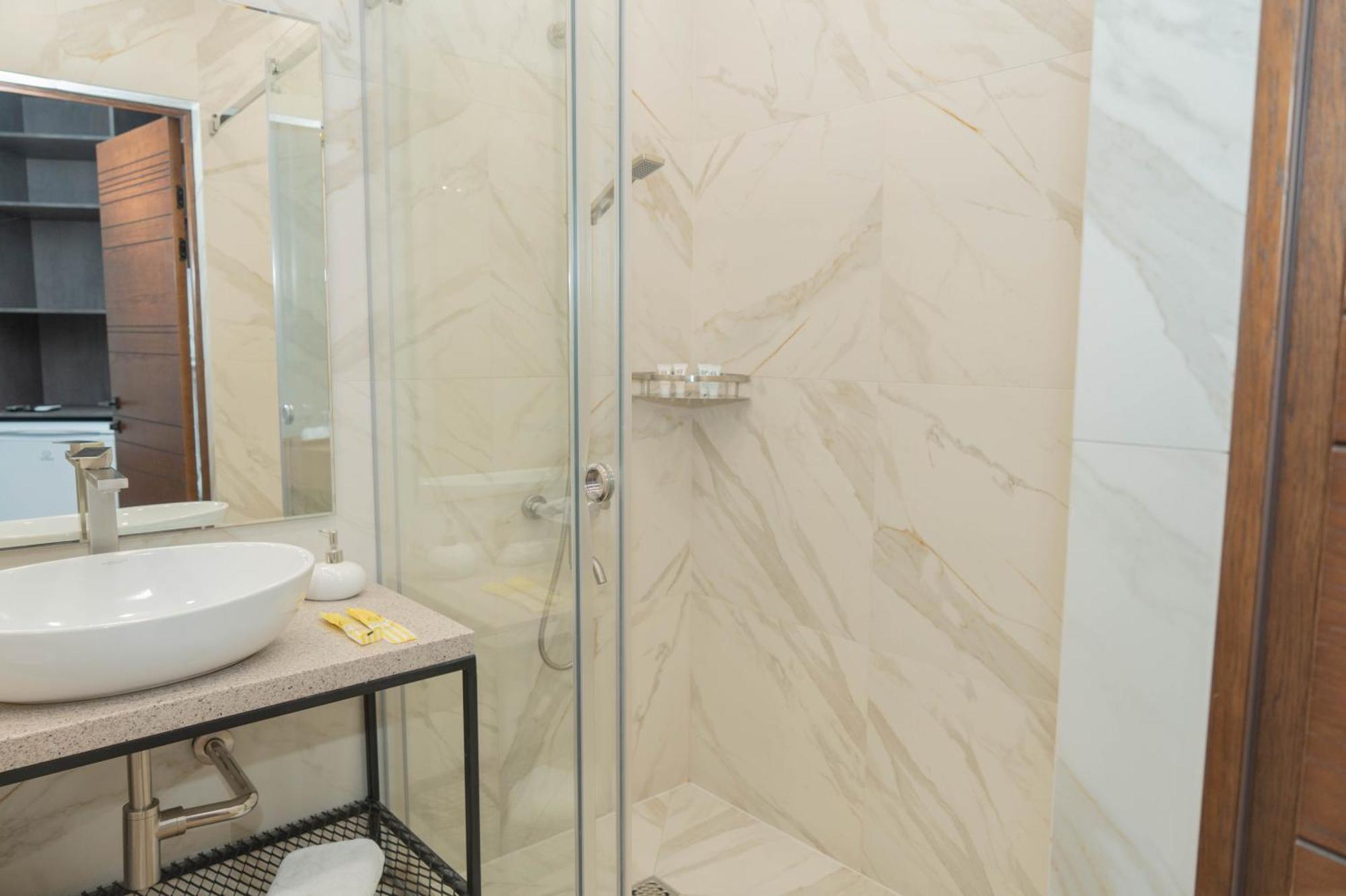 Gastello Hotel ビシュケク エクステリア 写真